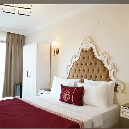 מלון Boutique Sea 3*