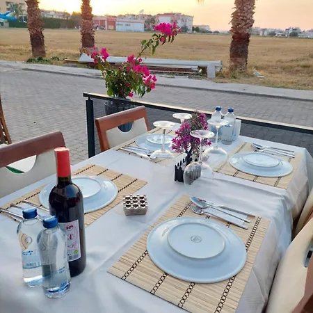 מלון Boutique Sea 3*